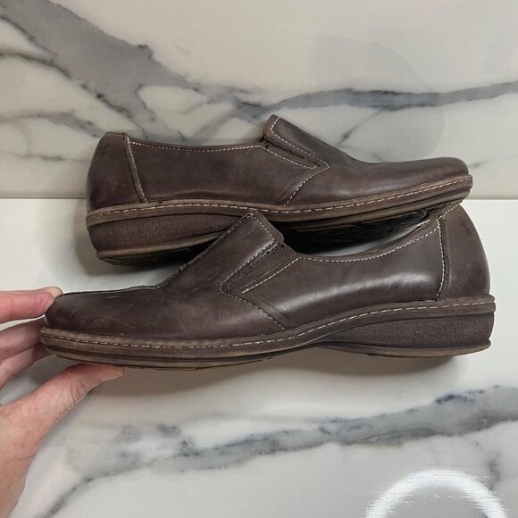 Naturalizer Women's Brown Loafers - Picture 7 of 8